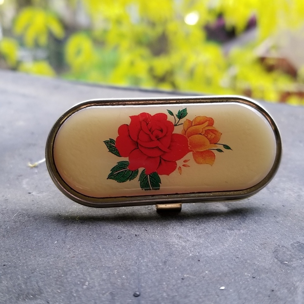 Vintage lipstick holder - Picture 1 of 3